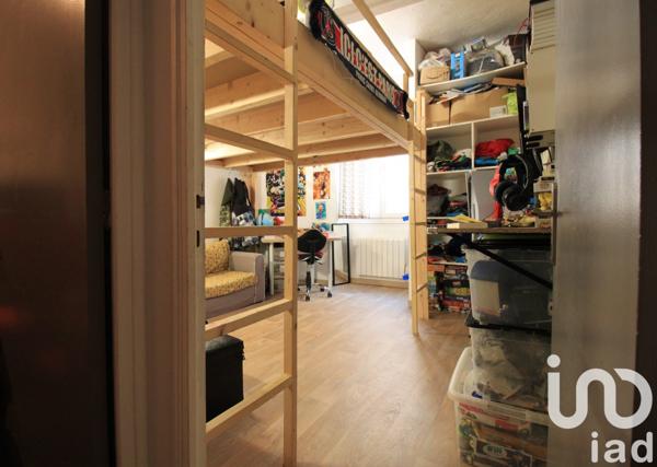 Appartement 3 pièces de 63 m² à Auriol (13390)