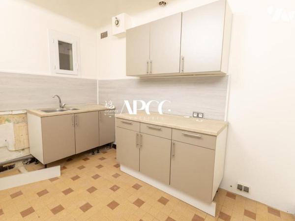 PROCHE CENTRE NYONS - VILLA AVEC GARAGE ET TERRAIN ATTENANT