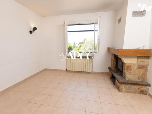 PROCHE CENTRE NYONS - VILLA AVEC GARAGE ET TERRAIN ATTENANT