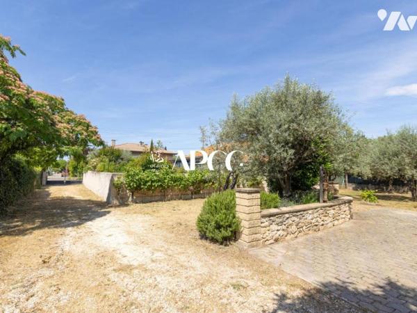 PROCHE CENTRE NYONS - VILLA AVEC GARAGE ET TERRAIN ATTENANT