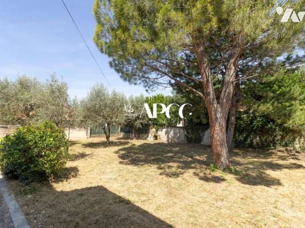PROCHE CENTRE NYONS - VILLA AVEC GARAGE ET TERRAIN ATTENANT