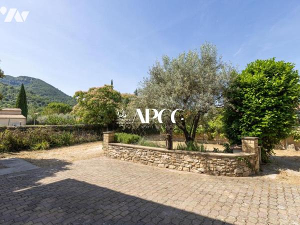 PROCHE CENTRE NYONS - VILLA AVEC GARAGE ET TERRAIN ATTENANT