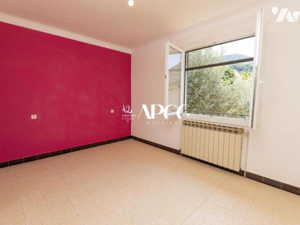 PROCHE CENTRE NYONS - VILLA AVEC GARAGE ET TERRAIN ATTENANT