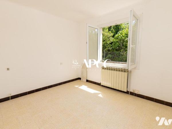 PROCHE CENTRE NYONS - VILLA AVEC GARAGE ET TERRAIN ATTENANT