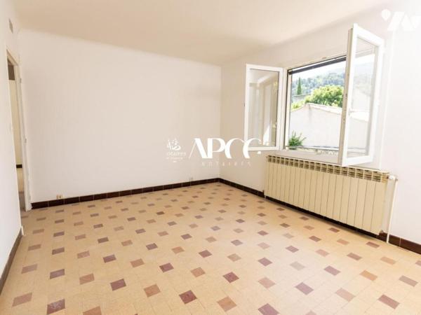 PROCHE CENTRE NYONS - VILLA AVEC GARAGE ET TERRAIN ATTENANT