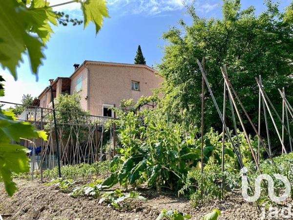 Appartement 4 pièces de 131 m² à Gattières (06510)