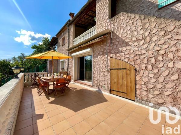 Appartement 4 pièces de 131 m² à Gattières (06510)