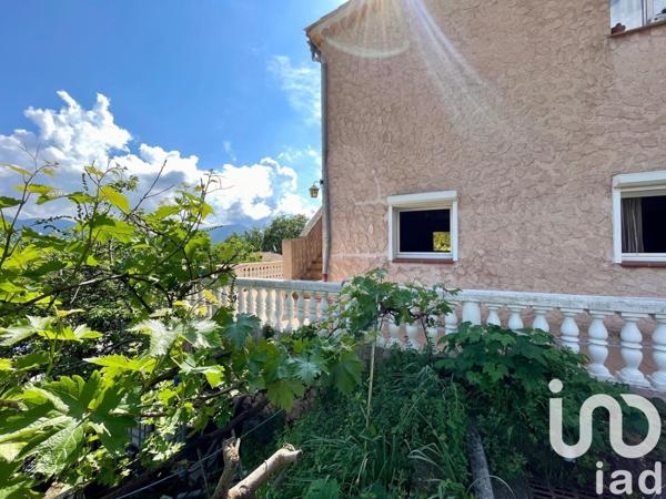 Appartement 4 pièces de 131 m² à Gattières (06510)