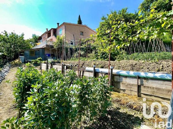 Appartement 4 pièces de 131 m² à Gattières (06510)