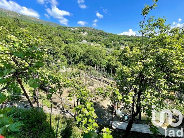 Appartement 4 pièces de 131 m² à Gattières (06510)