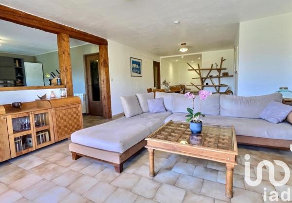 Appartement 4 pièces de 131 m² à Gattières (06510)