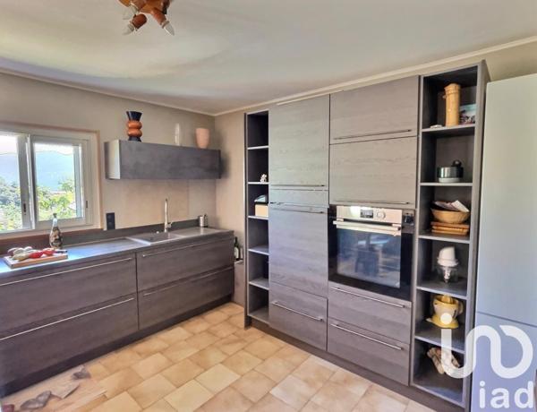 Appartement 4 pièces de 131 m² à Gattières (06510)