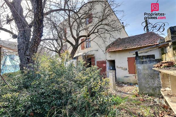 Maison à rénover en pierre - terrain 292 m² - garage - Arles Trinquetaille