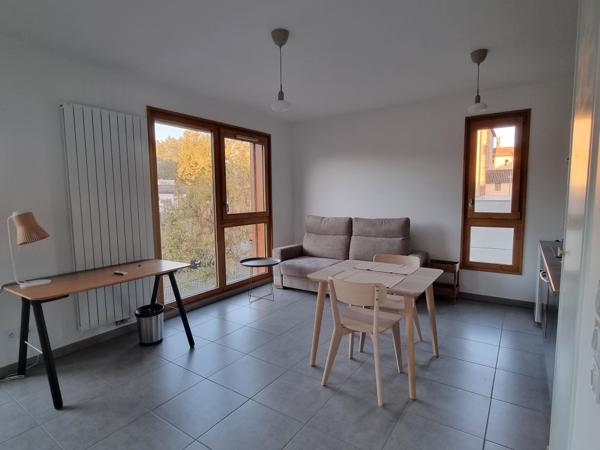 LOCATION 69001 LYON CROIX ROUSSE - APPARTEMENT T1 D'EXCEPTION - MEUBLE - PROCHE TRANSPORTS ET COMMERCES