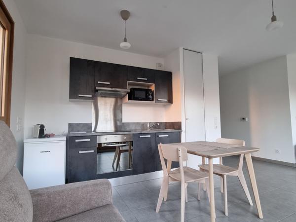 LOCATION 69001 LYON CROIX ROUSSE - APPARTEMENT T1 D'EXCEPTION - MEUBLE - PROCHE TRANSPORTS ET COMMERCES
