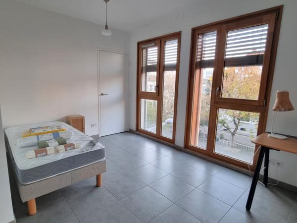 LOCATION 69001 LYON CROIX ROUSSE - APPARTEMENT T1 D'EXCEPTION - MEUBLE - PROCHE TRANSPORTS ET COMMERCES