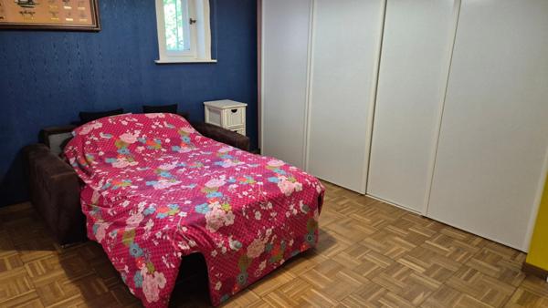 Propriété 330m2 avec piscine intérieure sur 3790m2