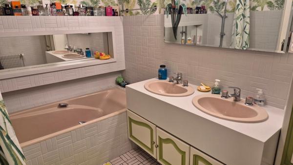 Propriété 330m2 avec piscine intérieure sur 3790m2