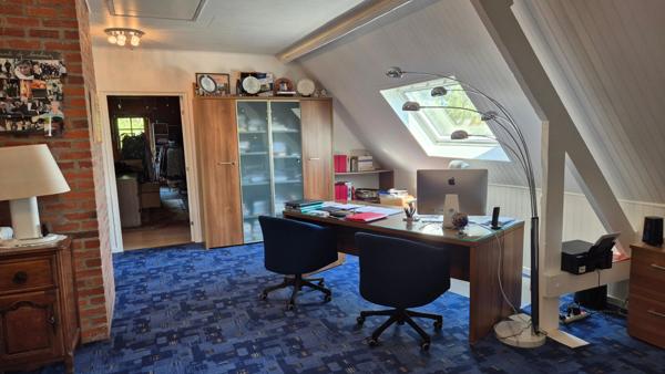 Propriété 330m2 avec piscine intérieure sur 3790m2