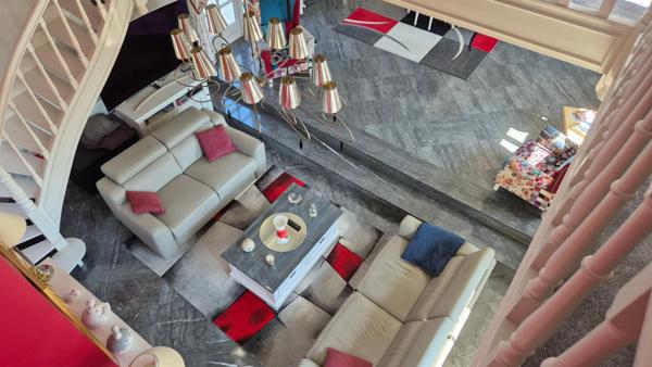 Propriété 330m2 avec piscine intérieure sur 3790m2