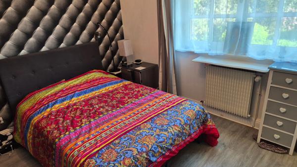 Propriété 330m2 avec piscine intérieure sur 3790m2