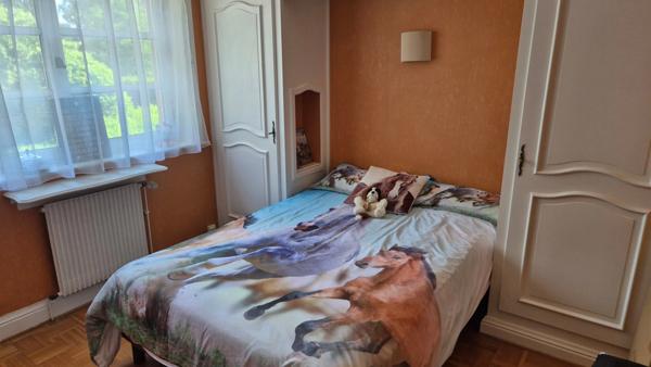 Propriété 330m2 avec piscine intérieure sur 3790m2