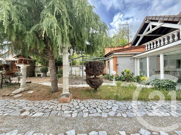 Maison à vendre  5 pièces - 103 m 2   YZEURE  - 03