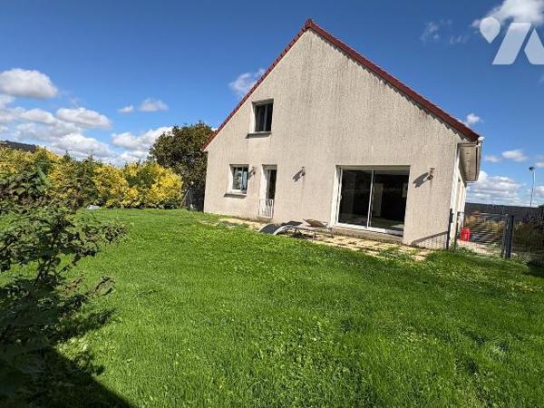 Sur les hauteurs d'Etaples, non loin des commerces.
Venez découvrir cette jolie maison sur sou...