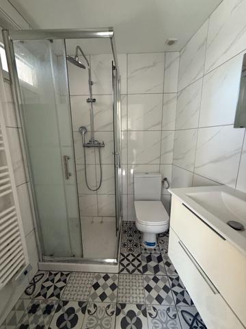 Vous cherchez à louer un appartement indépendant type petite maison T2 de 33 m² à Courthézon ? Courthezon