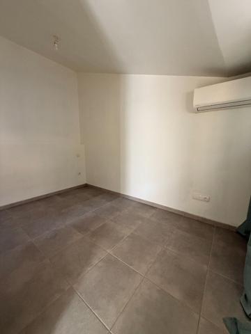 Vous cherchez à louer un appartement indépendant type petite maison T2 de 33 m² à Courthézon ? Courthezon