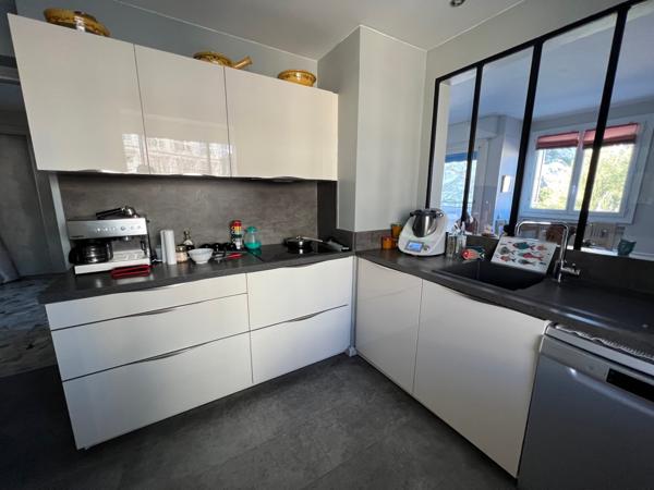 Marseille (13007) VENTE EN EXCLUSIVITÉ APPARTEMENT 78,84 M2 CARREZ TYPE 3/4 TERRASSE RUE DU VALLON DES AUFFES 13007 MARSEILLE