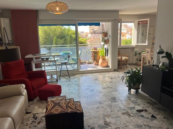 Marseille (13007) VENTE EN EXCLUSIVITÉ APPARTEMENT 78,84 M2 CARREZ TYPE 3/4 TERRASSE RUE DU VALLON DES AUFFES 13007 MARSEILLE