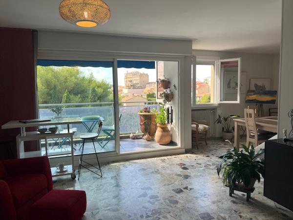 Marseille (13007) VENTE EN EXCLUSIVITÉ APPARTEMENT 78,84 M2 CARREZ TYPE 3/4 TERRASSE RUE DU VALLON DES AUFFES 13007 MARSEILLE