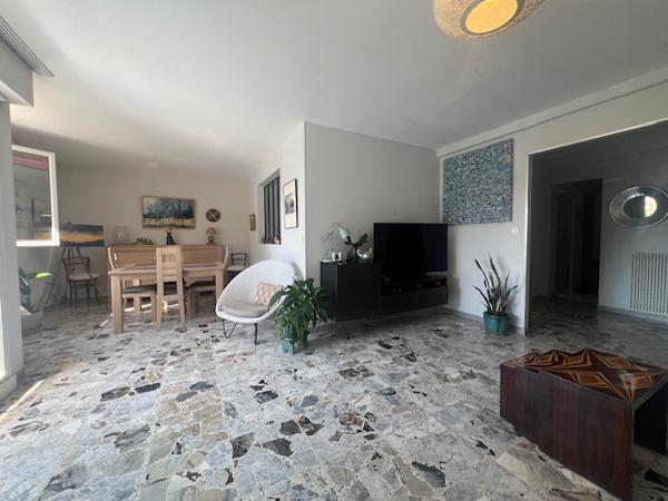 Marseille (13007) VENTE EN EXCLUSIVITÉ APPARTEMENT 78,84 M2 CARREZ TYPE 3/4 TERRASSE RUE DU VALLON DES AUFFES 13007 MARSEILLE