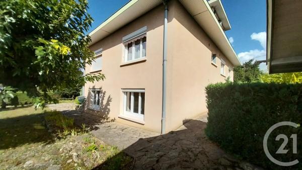 Maison à vendre  8 pièces - 200 m 2   MONTMERLE SUR SAONE  - 01