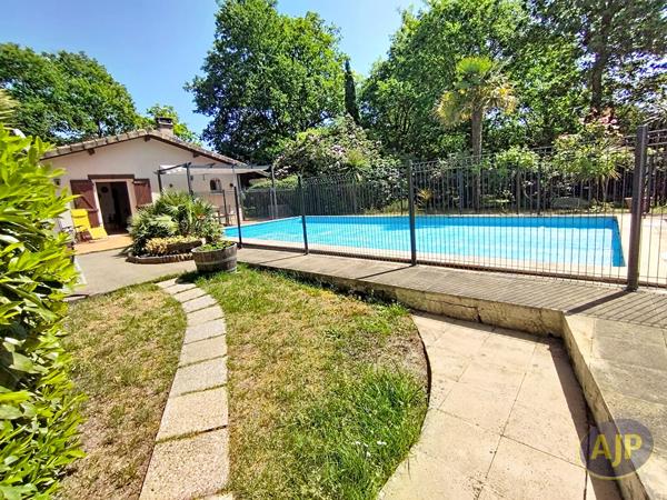 Maison à vendre Audenge - 5 pièces, 120m² avec 4 chambre(s) à 442 000€ - AJP Immobilier Audenge