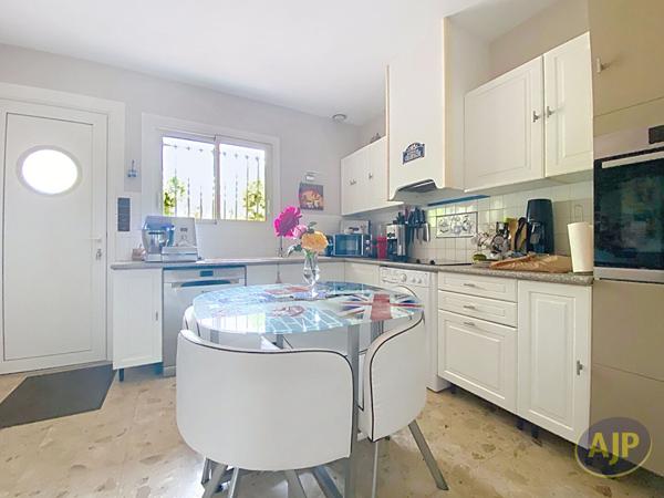 Maison à vendre Audenge - 5 pièces, 120m² avec 4 chambre(s) à 442 000€ - AJP Immobilier Audenge