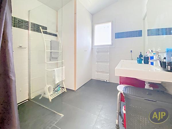 Maison à vendre Audenge - 5 pièces, 120m² avec 4 chambre(s) à 442 000€ - AJP Immobilier Audenge