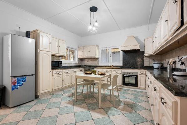 🏡 Maison d’Exception de 297 m² sur 1 906 m² de Terrain – Idéale pour Colocation, Gîte ou Chambres d’Hôtes