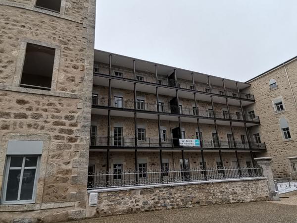 Appartement T3 de 77.10 m² avec ascenseur dans le centre ville d'Yssingeaux