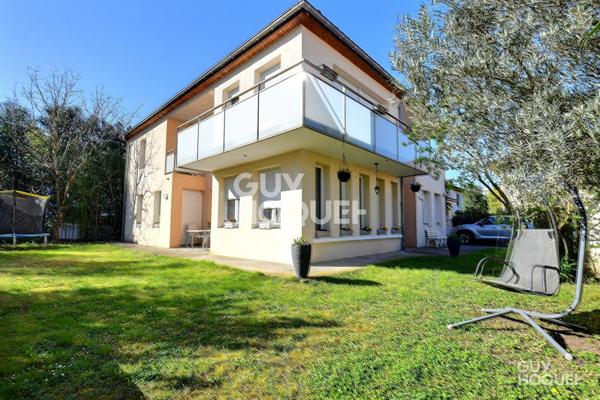 À VENDRE, Maison familiale de 203 m² avec studio indépendant, Terrain de 817 m², Bron (69500)
