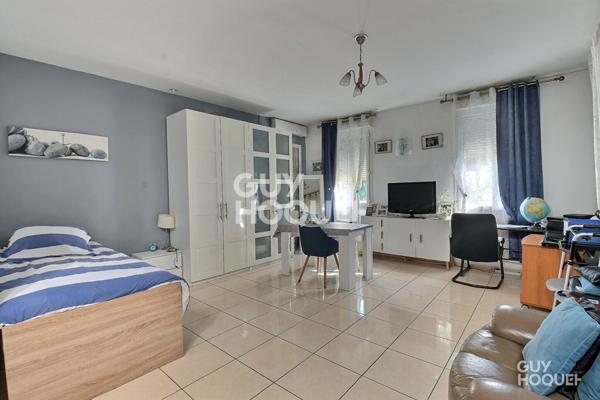 À VENDRE, Maison familiale de 203 m² avec studio indépendant, Terrain de 817 m², Bron (69500)