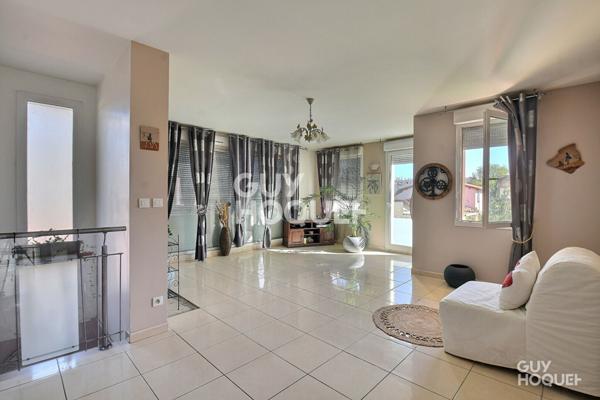 À VENDRE, Maison familiale de 203 m² avec studio indépendant, Terrain de 817 m², Bron (69500)