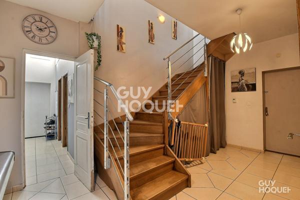 À VENDRE, Maison familiale de 203 m² avec studio indépendant, Terrain de 817 m², Bron (69500)