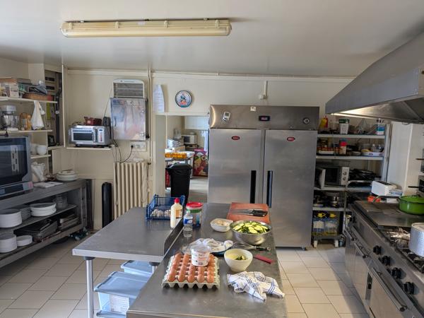 À vendre - Commerce situé à Richelieu (37120)