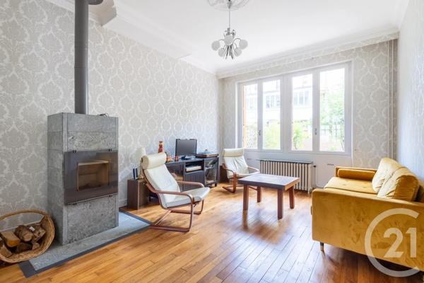 Maison à vendre  7 pièces - 188 m 2   CHATEL GUYON  - 63