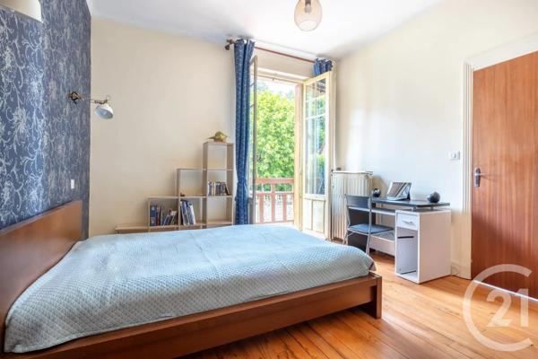 Maison à vendre  7 pièces - 188 m 2   CHATEL GUYON  - 63