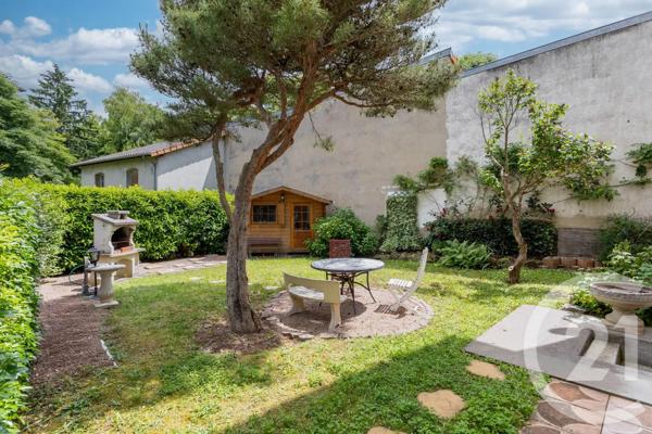 Maison à vendre  7 pièces - 188 m 2   CHATEL GUYON  - 63