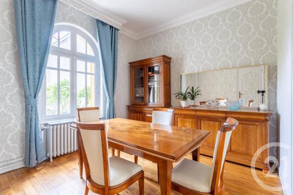Maison à vendre  7 pièces - 188 m 2   CHATEL GUYON  - 63