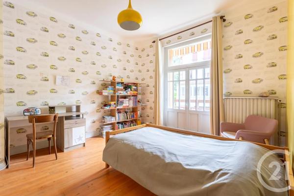 Maison à vendre  7 pièces - 188 m 2   CHATEL GUYON  - 63